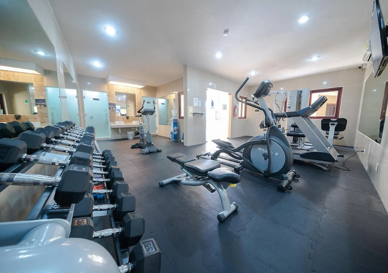 Prázdninový dům Condo Surf 301 - Luxury Oceanview Beachfront With Gym - At El Faro Condos Playa del Carmen Mexiko