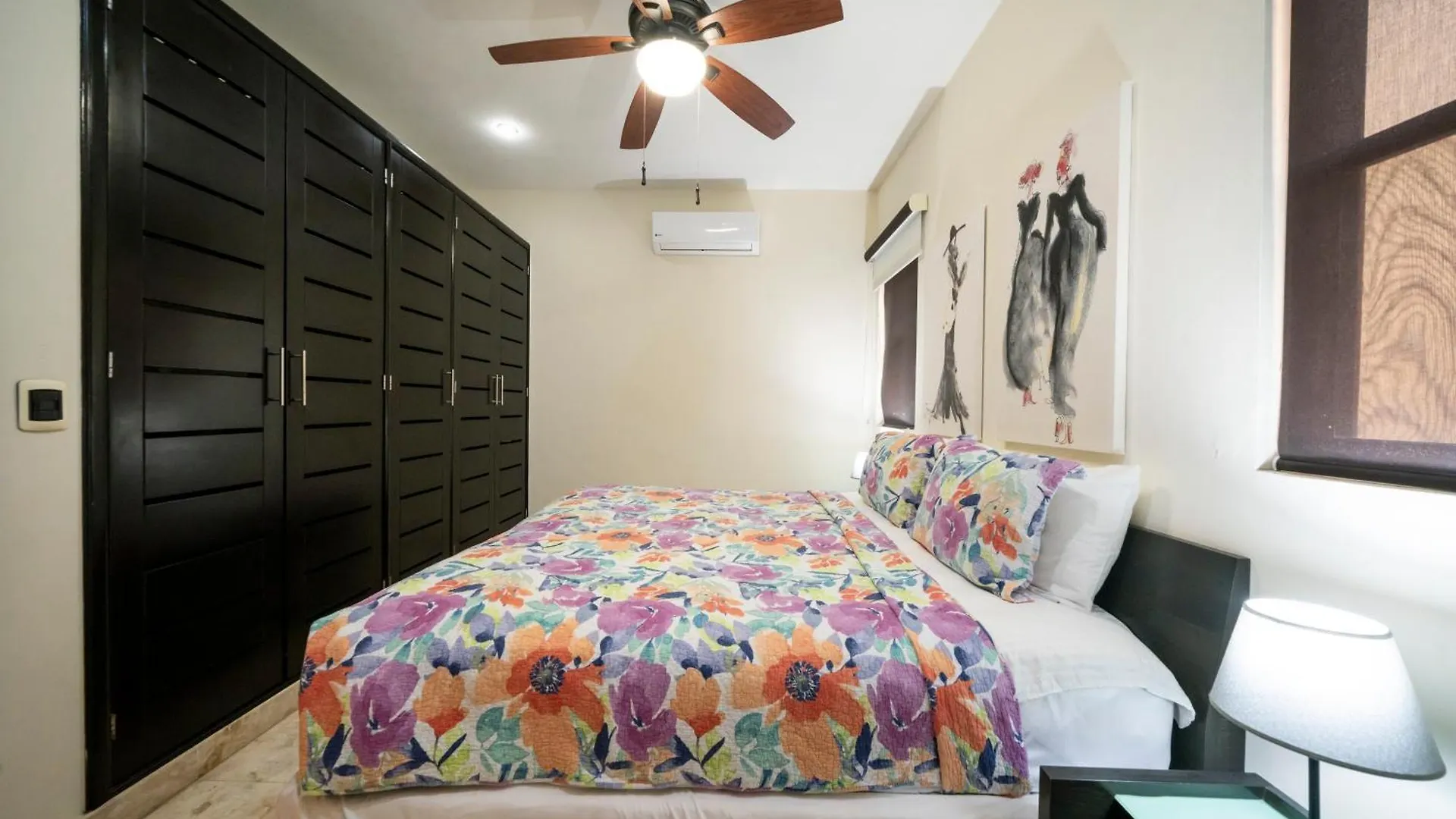 Prázdninový dům Condo Surf 301 - Luxury Oceanview Beachfront With Gym - At El Faro Condos Playa del Carmen
