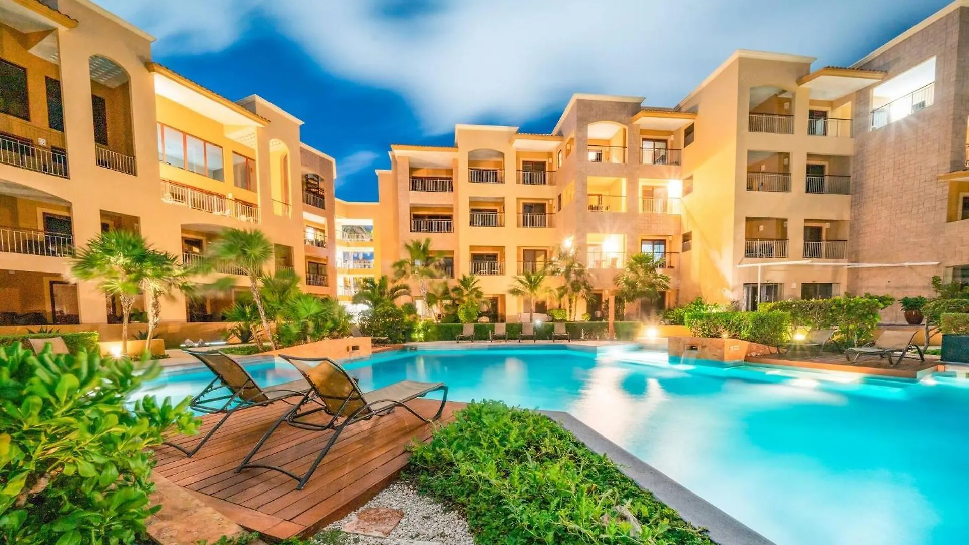 Feriehus Condo Surf 301 - Luxury Oceanview Beachfront With Gym - At El Faro Condos Playa del Carmen