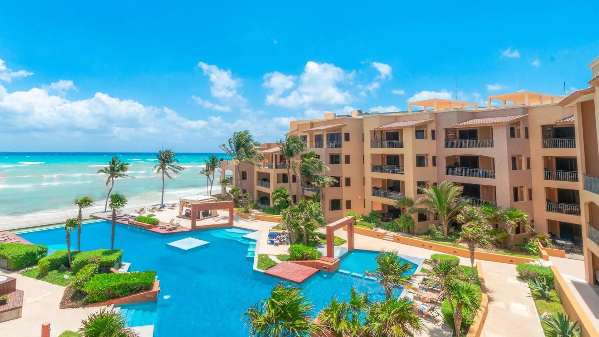 Feriehus Condo Surf 301 - Luxury Oceanview Beachfront With Gym - At El Faro Condos Playa del Carmen